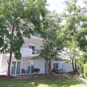 https://amadeo-apartments.hotelschalkidiki.net